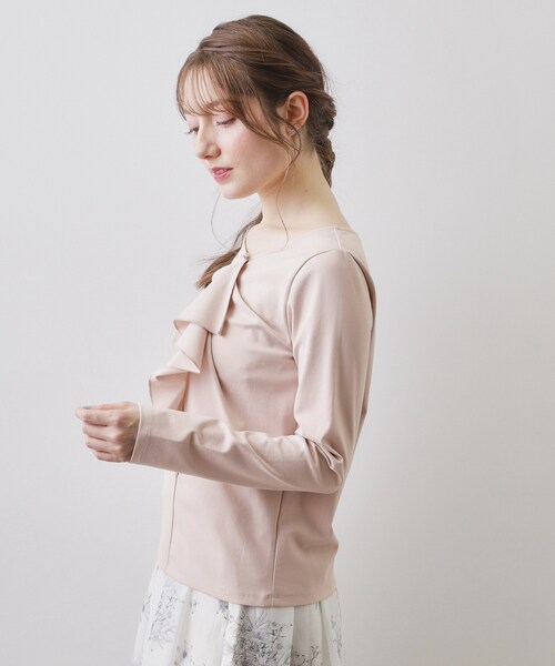 index（インデックス）の「アシメラッフルフリルトップス【洗濯機OK】（Tシャツ/カットソー・レディース・ネイビー/サンドベージュ/オフホワイト・36/42/40/38）」の6枚目の写真