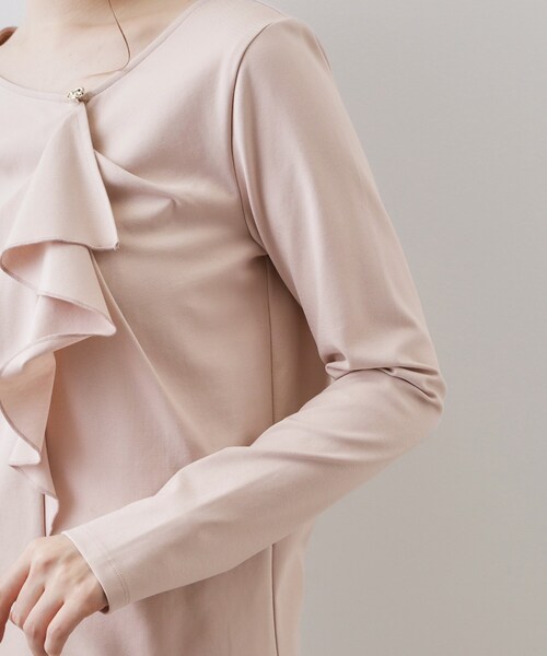 index（インデックス）の「アシメラッフルフリルトップス【洗濯機OK】（Tシャツ/カットソー・レディース・ネイビー/サンドベージュ/オフホワイト・36/42/40/38）」の9枚目の写真