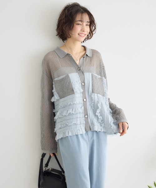 KATHARINE ROSS（キャサリンロス）の「【KATHARINE ROSS】メッシュフリルニットシャツ（シャツ/ブラウス・レディース・ホワイト/グレー・FREE）」の2枚目の写真