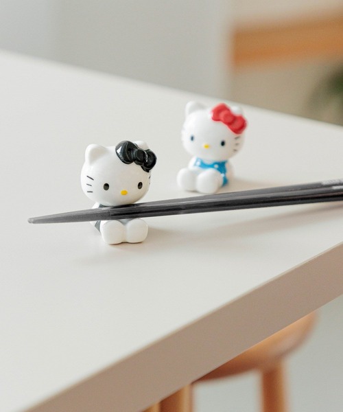 Me%(ミィパーセント)の「【HELLO KITTY】箸置き 612461(食器・レディース・レッド/ブラック・FREE)」の4枚目の写真