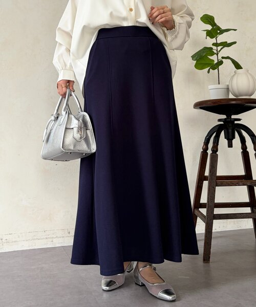 Chez toi（シェトワ）の「梨地セミフレアスカート（スカート・レディース・ブルー/ネイビー/オレンジ/ブラック・FREE）」の2枚目の写真