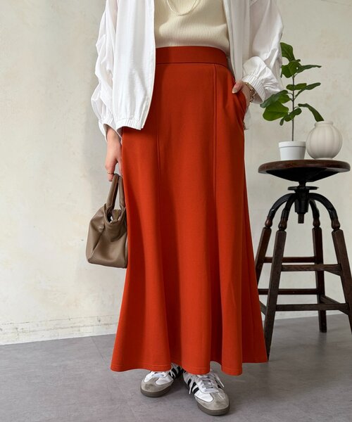 Chez toi（シェトワ）の「梨地セミフレアスカート（スカート・レディース・ブルー/ネイビー/オレンジ/ブラック・FREE）」の4枚目の写真