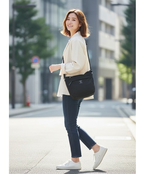 anello GRANDE(アネログランデ)の「anelloGRANDE モイスト ショルダー(ショルダーバッグ・レディース・ネイビー/オレンジ/ブルーグレー/ブラック/オリーブ/Nat/ターコイズブルー・XS)」の17枚目の写真