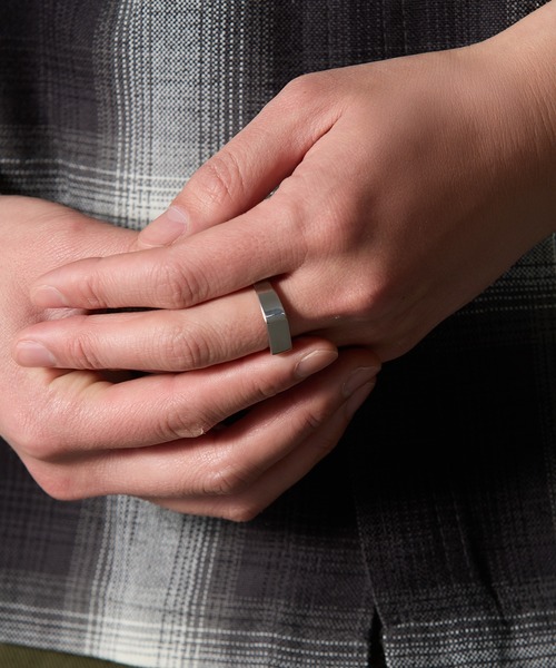 MAGASIN DE MODE Brew(マガジンデモードブリュー)の「【MAGASIN DE MODE Brew】Simple Rectangle Ring -STENLESS STEEL- ステンレス(リング・メンズ・シルバー・ 19/21/24)」の2枚目の写真