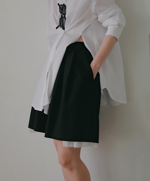 MANOF(マノフ)の「FLARED SHORT PANTS(その他パンツ・レディース・イエロー/チャコールグレー/ブラック/ベージュ・M/S)」の20枚目の写真