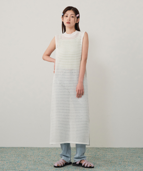COVERNAT WOMAN(カバーナットウーマン)の「ウィメンズスリーブレスニットワンピースアイボリー(ワンピース・レディース・その他・F)」の1枚目の写真