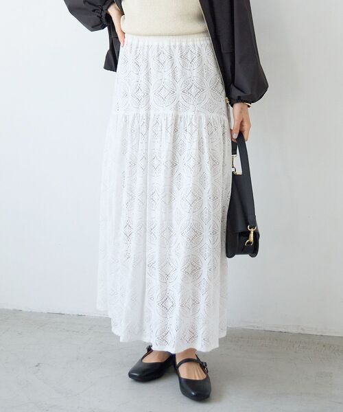 le.coeur blanc（ルクールブラン）の「レースギャザーキリカエスカート（スカート・レディース・オフホワイト/ブラック・38）」の3枚目の写真