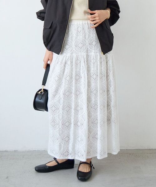 le.coeur blanc（ルクールブラン）の「レースギャザーキリカエスカート（スカート・レディース・オフホワイト/ブラック・38）」の5枚目の写真