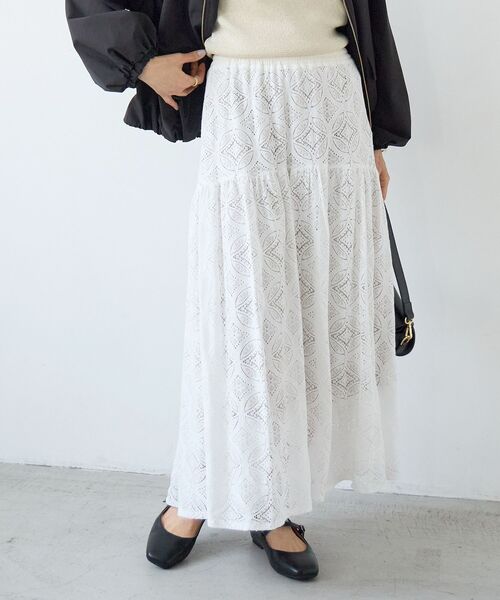 le.coeur blanc（ルクールブラン）の「レースギャザーキリカエスカート（スカート・レディース・オフホワイト/ブラック・38）」の11枚目の写真
