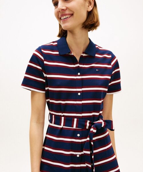TOMMY HILFIGER(トミーヒルフィガー)の「ローブフィット&フレアポロミディショートスリーブワンピース(ワンピース・レディース・マルチ・MEDIUM/X-SMALL/SMALL)」の3枚目の写真