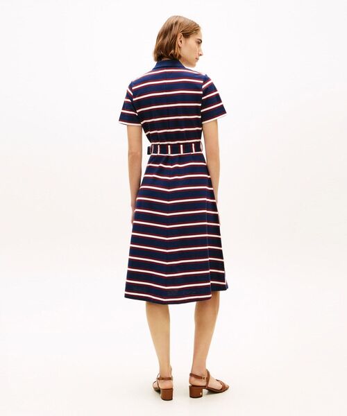 TOMMY HILFIGER(トミーヒルフィガー)の「ローブフィット&フレアポロミディショートスリーブワンピース(ワンピース・レディース・マルチ・MEDIUM/X-SMALL/SMALL)」の4枚目の写真
