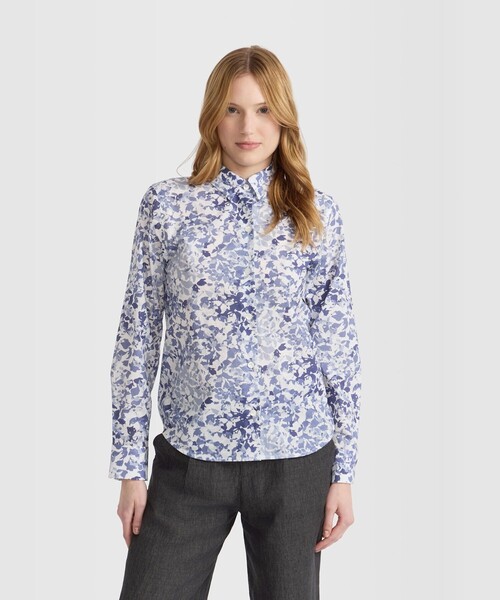 agnes b.（アニエスベー）の「フラワープリント コットン 長袖 ブラウス "Jasmine"（シャツ/ブラウス・レディース・ブルー系その他・36/38/40/42）」の2枚目の写真