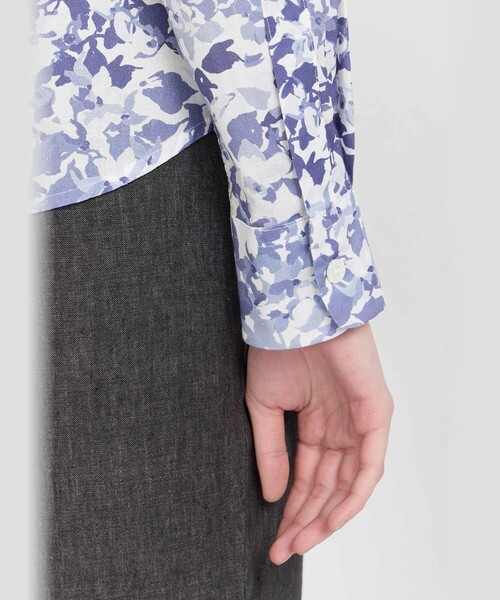 agnes b.（アニエスベー）の「フラワープリント コットン 長袖 ブラウス "Jasmine"（シャツ/ブラウス・レディース・ブルー系その他・36/38/40/42）」の5枚目の写真