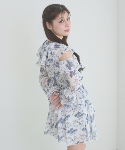 Ambre Neige(アンブルネージュ)の「ruffle design flower mini dress / ラッフルデザインハナガラミニワンンピース(ワンピース・レディース・オフホワイト/ブラック・FREE)」の8枚目の写真