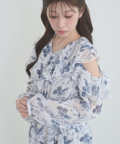 Ambre Neige(アンブルネージュ)の「ruffle design flower mini dress / ラッフルデザインハナガラミニワンンピース(ワンピース・レディース・オフホワイト/ブラック・FREE)」の9枚目の写真