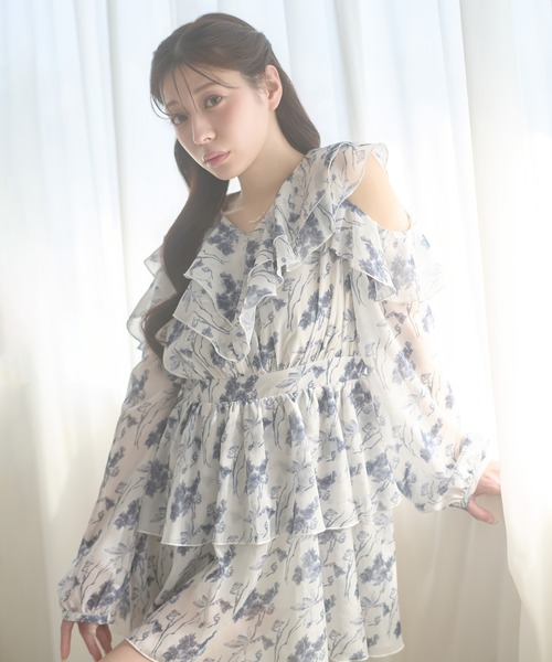 Ambre Neige(アンブルネージュ)の「ruffle design flower mini dress / ラッフルデザインハナガラミニワンンピース(ワンピース・レディース・オフホワイト/ブラック・FREE)」の4枚目の写真
