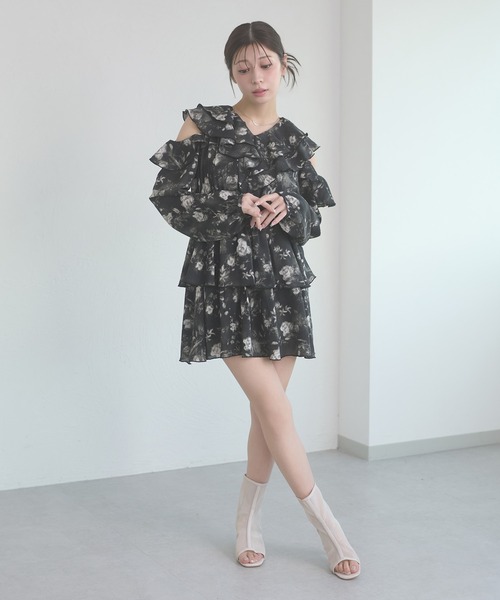 Ambre Neige(アンブルネージュ)の「ruffle design flower mini dress / ラッフルデザインハナガラミニワンンピース(ワンピース・レディース・オフホワイト/ブラック・FREE)」の21枚目の写真
