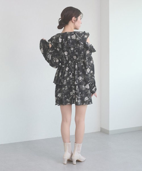 Ambre Neige(アンブルネージュ)の「ruffle design flower mini dress / ラッフルデザインハナガラミニワンンピース(ワンピース・レディース・オフホワイト/ブラック・FREE)」の22枚目の写真