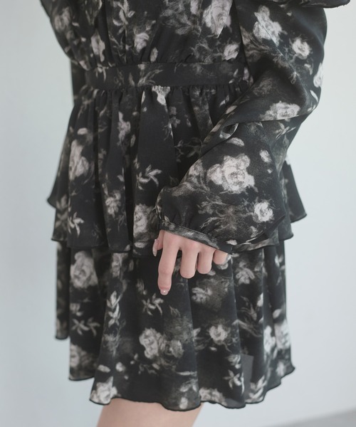 Ambre Neige(アンブルネージュ)の「ruffle design flower mini dress / ラッフルデザインハナガラミニワンンピース(ワンピース・レディース・オフホワイト/ブラック・FREE)」の19枚目の写真