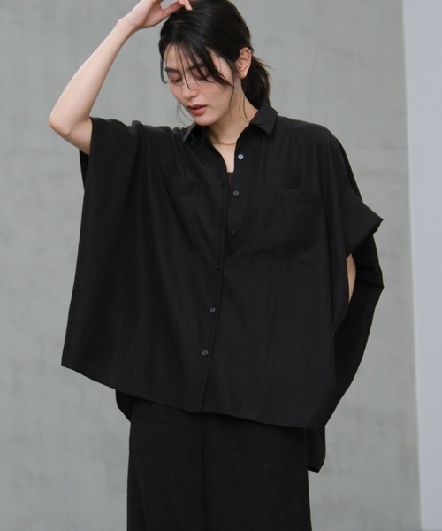 LAKOLE(ラコレ)の「シアーポンチョシャツ / 671836(シャツ/ブラウス・レディース・ブラック/アイボリー/ラベンダー/ブラウン・FREE)」の1枚目の写真
