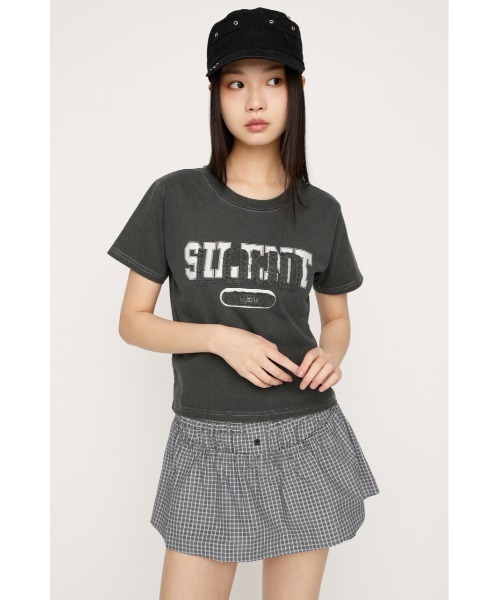 SLY（スライ）の「【SNSで話題！】LOGO ON PATCH T/SH ロゴオンパッチティーシャツ 春服 夏服（Tシャツ/カットソー・レディース・ライトイエロー/ライトピンク/ライトブラック/ネイビー・FREE）」の5枚目の写真
