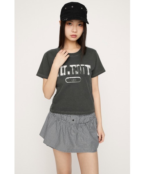 SLY（スライ）の「【SNSで話題！】LOGO ON PATCH T/SH ロゴオンパッチティーシャツ 春服 夏服（Tシャツ/カットソー・レディース・ライトイエロー/ライトピンク/ライトブラック/ネイビー・FREE）」の7枚目の写真