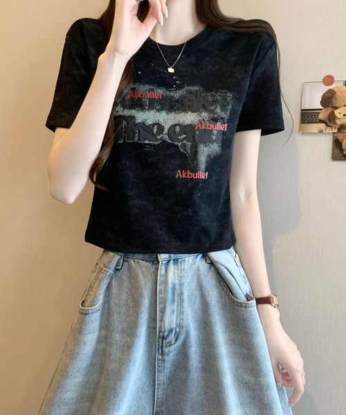 2ly2(トゥーリートゥー)の「ヴィンテージ風ロゴプリント クロップドTシャツ 半袖 コンパクトトップス(Tシャツ/カットソー・レディース・グレー/ベージュ/ホワイト/ブラック・FREE)」の14枚目の写真