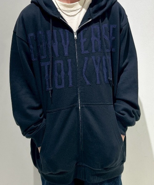 CONVERSE TOKYO(コンバーストウキョウ)の「PATCHWORK LOGO ZIP HOODIE(パーカー・レディース・ネイビー/ライトグレー/ブラック・SMALL/MEDIUM)」の3枚目の写真