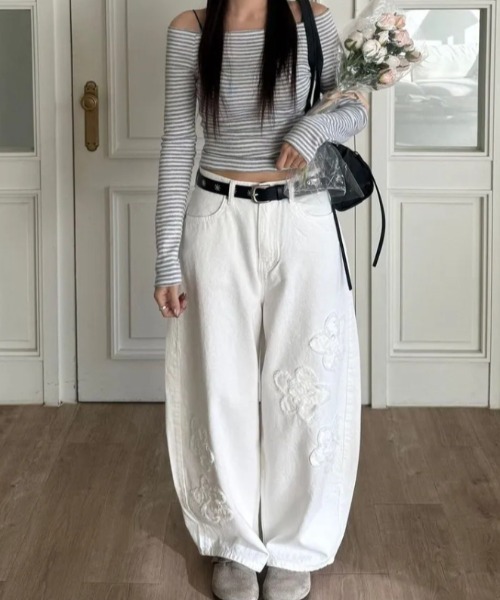 FREE STYLISTS（フリー スタイリスト）の「YUGA_YGMC　　Korean-style  Flower embroidered barrel pants（デニムパンツ・レディース・ホワイト・S/M/L）」の8枚目の写真