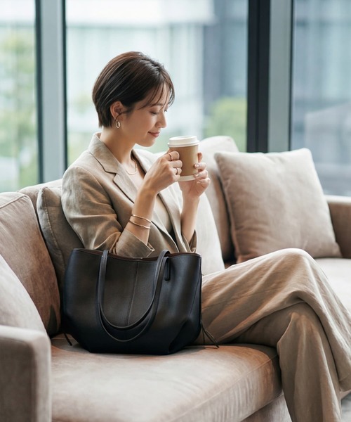 STYLE DELI（スタイルデリ）の「【DELI by】ニュアンスフォルムレザートート（トートバッグ・レディース・キャメル/ベージュ/ブラック・FREE）」の9枚目の写真