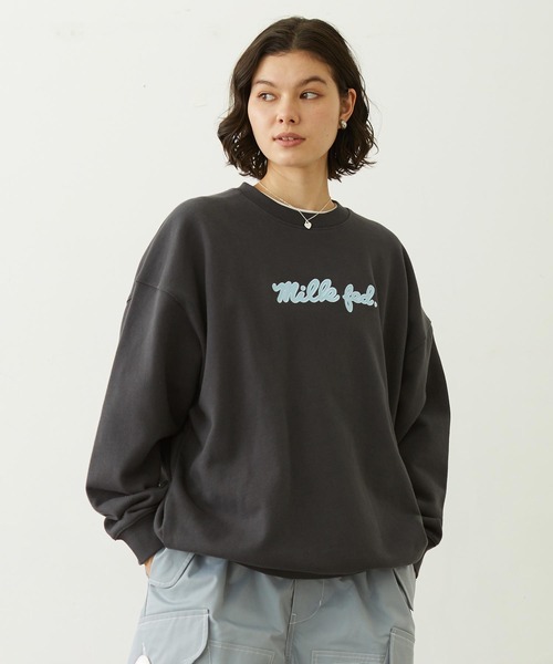 MILKFED.(ミルクフェド)の「ICING LOGO SAGARA WIDE CREW SWEAT TOP(スウェット・レディース・ピンク/チャコール/オフホワイト・M/L)」の3枚目の写真