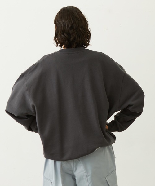 MILKFED.(ミルクフェド)の「ICING LOGO SAGARA WIDE CREW SWEAT TOP(スウェット・レディース・ピンク/チャコール/オフホワイト・M/L)」の17枚目の写真