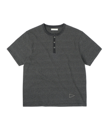 SUNNECT（ソネクト）の「ST Henley Neck Tee - Charcoal（Tシャツ/カットソー）」