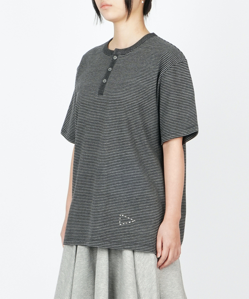 SUNNECT（ソネクト）の「ST Henley Neck Tee - Charcoal（Tシャツ/カットソー・レディース・その他・2/1）」の2枚目の写真