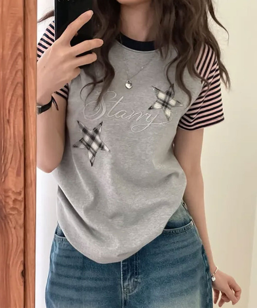 VIVID LADY(ビビッドレディー)の「チェックスターワッペン ラグラン半袖Tシャツ(Tシャツ/カットソー・レディース・グレー/ネイビー/アイボリー・FREE)」の3枚目の写真