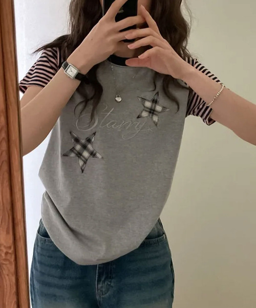 VIVID LADY(ビビッドレディー)の「チェックスターワッペン ラグラン半袖Tシャツ(Tシャツ/カットソー・レディース・グレー/ネイビー/アイボリー・FREE)」の8枚目の写真