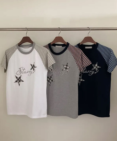 VIVID LADY(ビビッドレディー)の「チェックスターワッペン ラグラン半袖Tシャツ(Tシャツ/カットソー・レディース・グレー/ネイビー/アイボリー・FREE)」の12枚目の写真