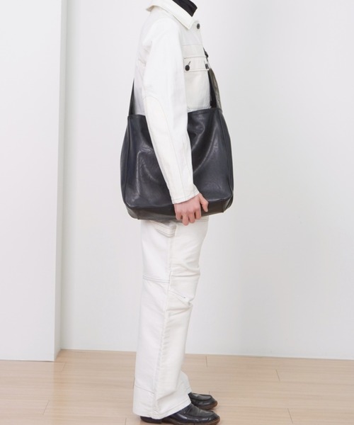 Never mind the XU / Chikashitsu+(ネバーマインド ザ エックスユー / チカシツプラス)の「【HAH ARCHIVE】HH Belted Bag 2-Way / 【ハーアーカイブ】HHベルテッドバッグ2ウェイワンショルダーバッグ(ショルダーバッグ・メンズ・ブラウン/ブラック・ONE SIZE)」の15枚目の写真