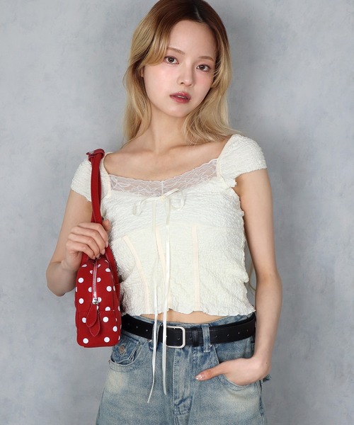 BARELY BLUE(ベアリーブルー)の「【 BARELY BLUE / ベアリーブルー 】 レース グランジ コンパクト トップス(Tシャツ/カットソー・レディース・アイボリー/ブラウン・FREE)」の1枚目の写真