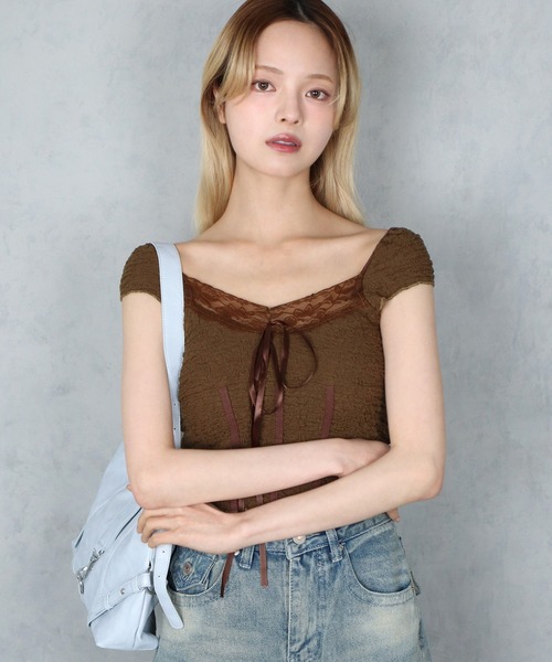 BARELY BLUE(ベアリーブルー)の「【 BARELY BLUE / ベアリーブルー 】 レース グランジ コンパクト トップス(Tシャツ/カットソー・レディース・アイボリー/ブラウン・FREE)」の6枚目の写真