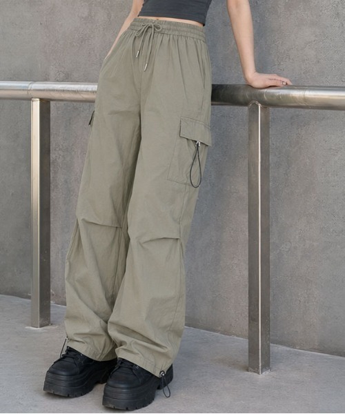GORGE(ゴージ)の「ナイロンストレッチカーゴパンツ(カーゴパンツ・レディース・キャメル/アイボリー/カーキ・F)」の1枚目の写真