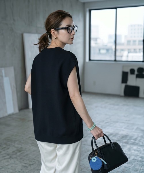STYLE DELI(スタイルデリ)の「【BLK001】レーヨンポリVネックオーバーサイズベスト(ベスト・レディース・アイボリー/ブラック・FREE)」の10枚目の写真