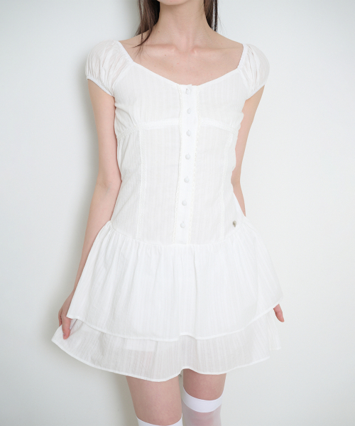 ILLIGO(イリゴ)の「パフフリルワンピースホワイト(ワンピース・レディース・その他・SMALL/MEDIUM)」の3枚目の写真