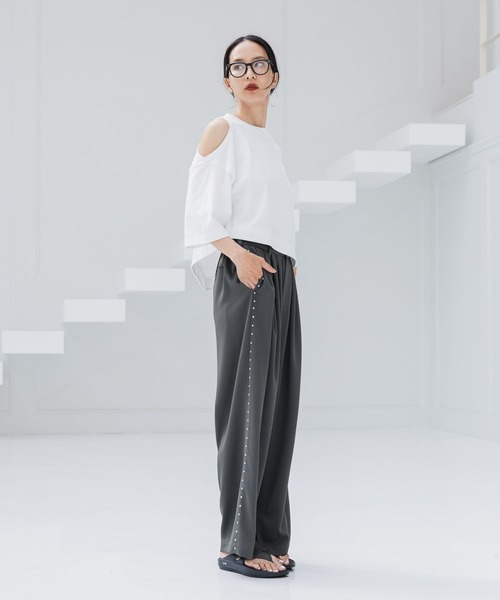 HEREIAM(ヘレイアム)の「【HEREIAM】サイドスタッズラインパンツ(その他パンツ・レディース・ブラック/ホワイト/チャコール・MEDIUM/SMALL)」の10枚目の写真