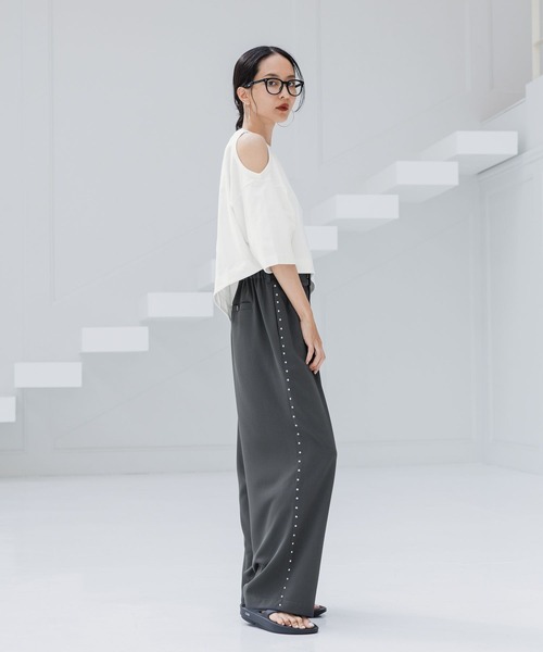 HEREIAM(ヘレイアム)の「【HEREIAM】サイドスタッズラインパンツ(その他パンツ・レディース・ブラック/ホワイト/チャコール・MEDIUM/SMALL)」の12枚目の写真