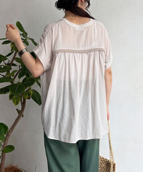 un dix cors(アンディコール)の「バックテープシアーブラウス(シャツ/ブラウス・レディース・ボルドー/ブラック/ネイビー/アイボリー・FREE)」の6枚目の写真