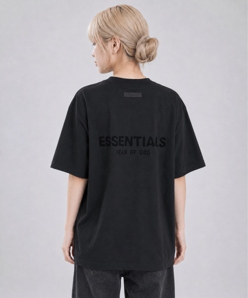 FOG ESSENTIALS(エフオージーエッセンシャルズ)の「【FOG ESSENTIALS】エッセンシャルズ FRONT BACK LOGO PRINT BOXY TEE SS ロゴ Tシャツ(Tシャツ/カットソー・メンズ・オートミール/ブラック/ホワイト系その他・MEDIUM/SMALL/X-LARGE/LARGE)」の12枚目の写真