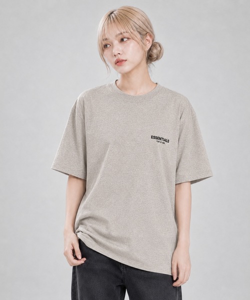 FOG ESSENTIALS(エフオージーエッセンシャルズ)の「【FOG ESSENTIALS】エッセンシャルズ FRONT BACK LOGO PRINT BOXY TEE SS ロゴ Tシャツ(Tシャツ/カットソー・メンズ・オートミール/ブラック/ホワイト系その他・MEDIUM/SMALL/X-LARGE/LARGE)」の15枚目の写真