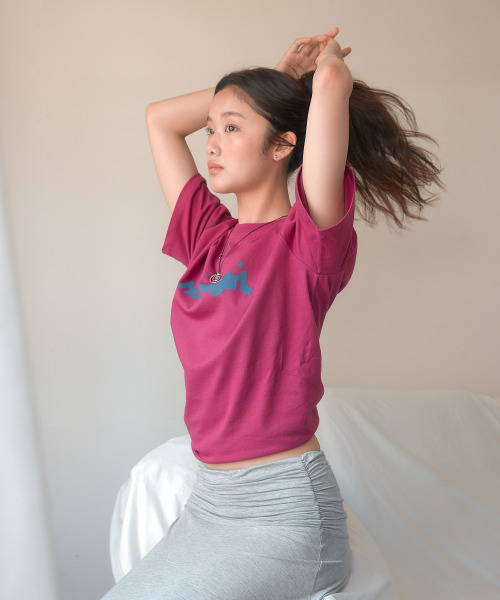 HOMEBODY THINGS(ホームバディ ティングズ)の「Homegirl Graphic Tee (BURGUNDY)(Tシャツ/カットソー・レディース・その他・FREE)」の4枚目の写真