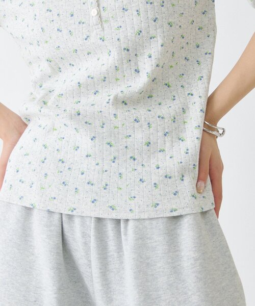 COLONY 2139(コロニートゥーワンスリーナイン)の「小花柄ヘンリーネックTシャツ(Tシャツ/カットソー・レディース・グレー/ネイビー・FREE)」の9枚目の写真